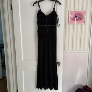 Laundry by Shelli Segal, black w bead detail. Excellent for black tie wedding.